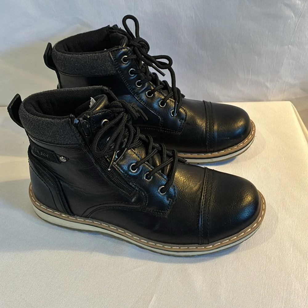 XRAY Finley black faux leather lace up boys casual ankle boots kids size 5